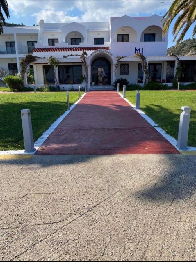 Mediterranean Hotel Karpathos Esterno foto