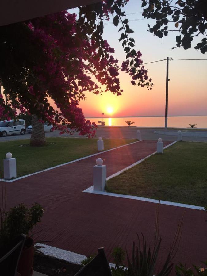 Mediterranean Hotel Karpathos Esterno foto